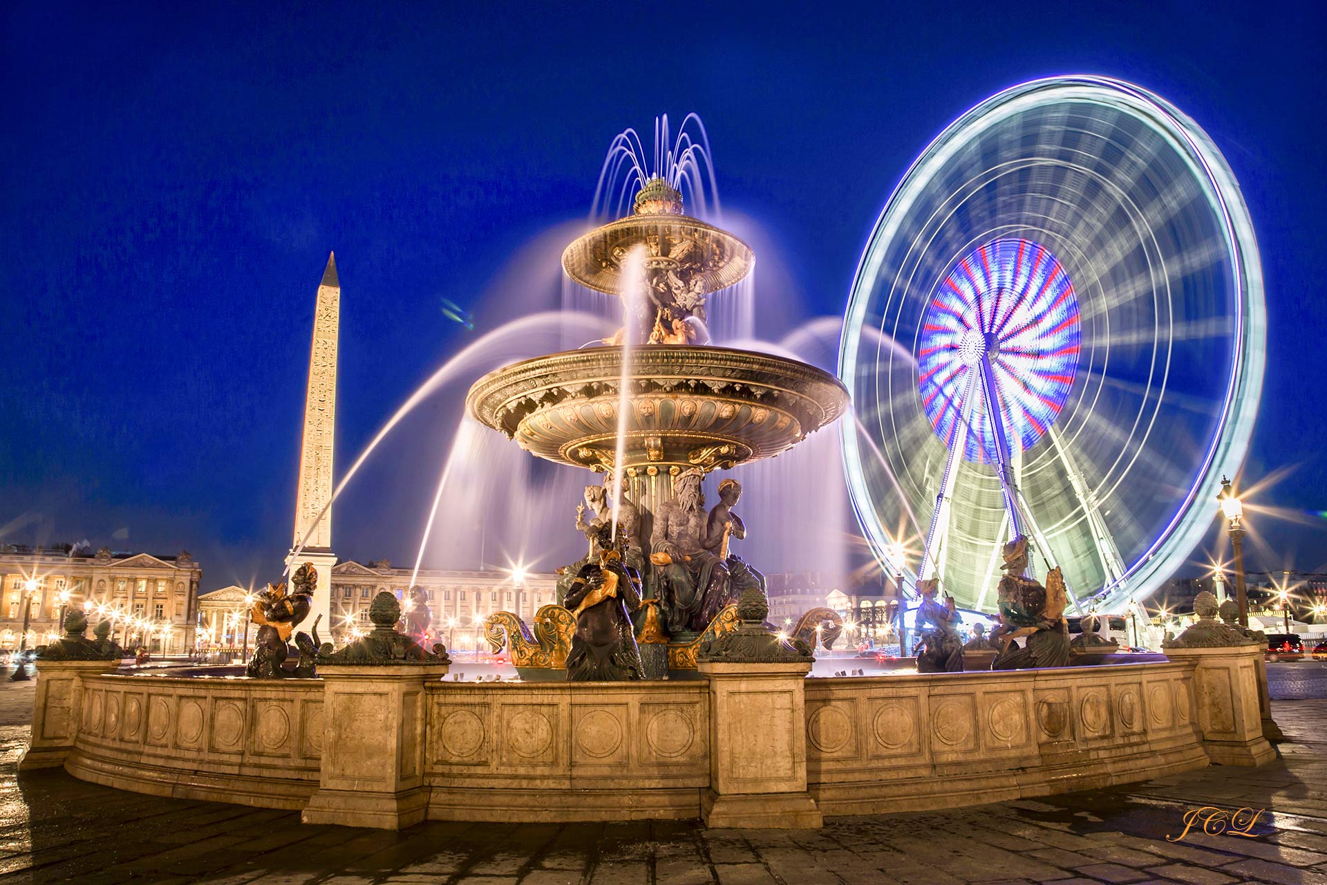 Fontaine La Concorde à Paris à l'heure bleue