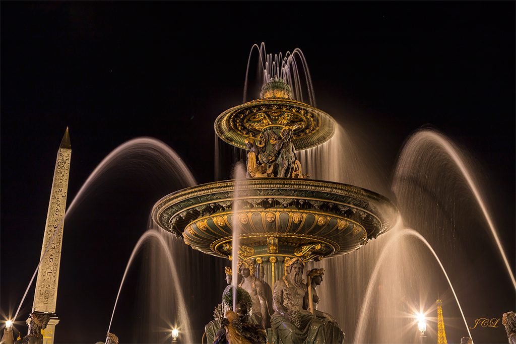 Fontaine des Fleuves, place de la Concorde Paris.
