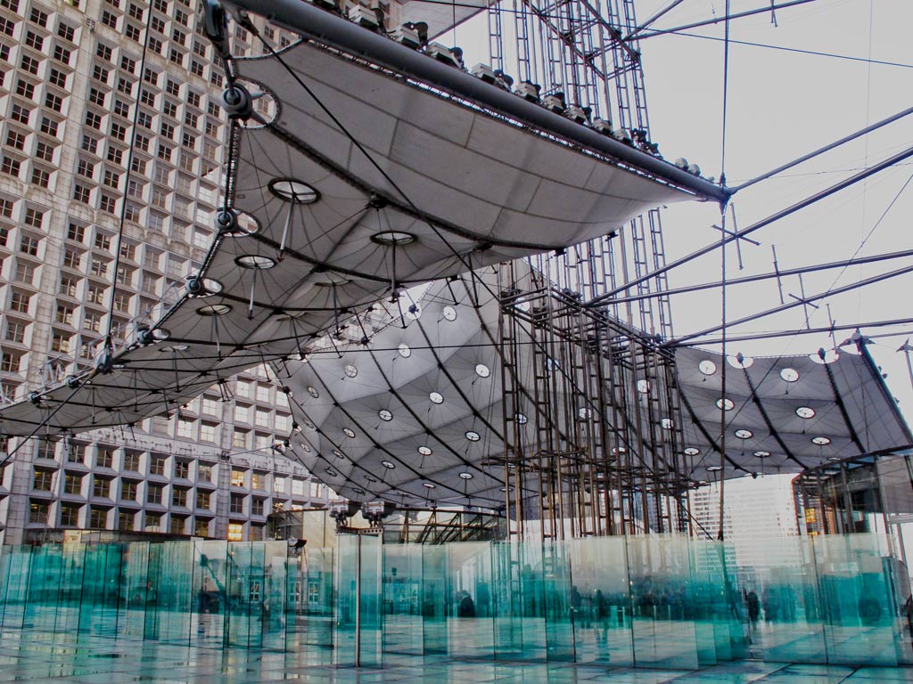 La Grande Arche à Paris la Défense, les filets