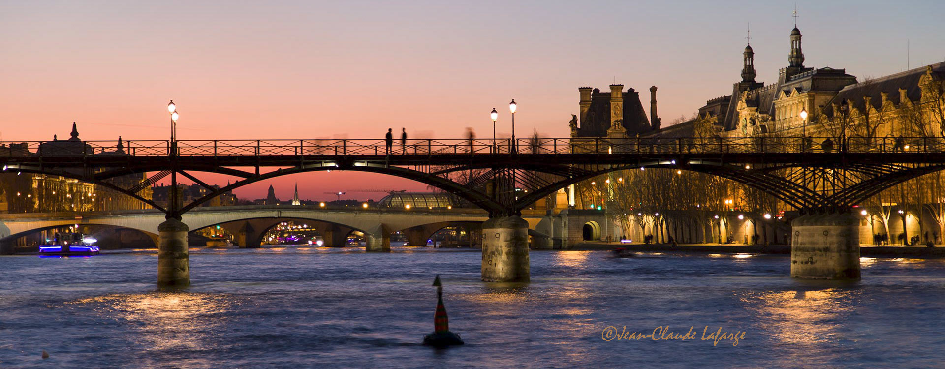 Pont des Arts de Paris à l'heure bleue