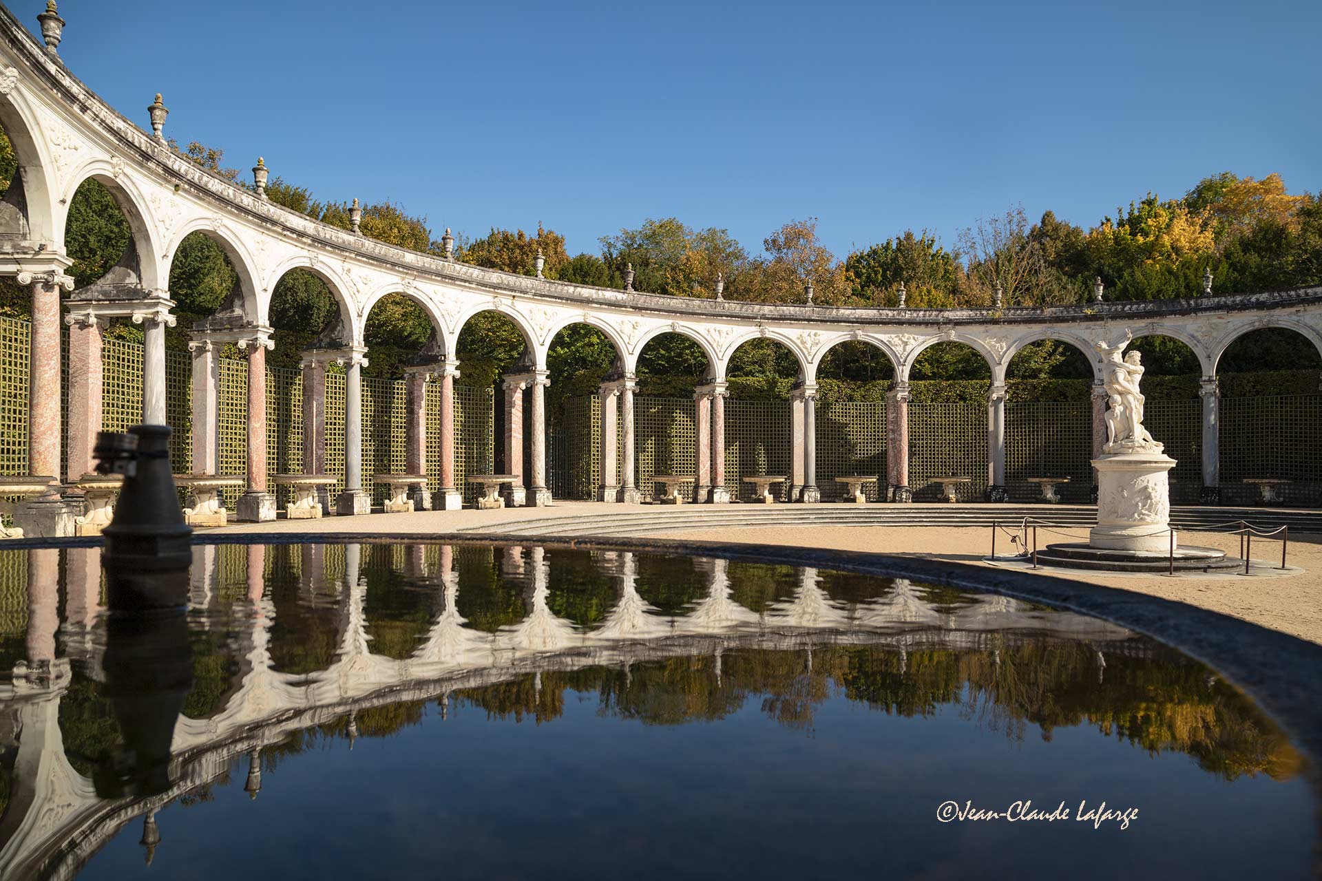 Le Bosquet de la Colonnade dans le Parc du Château de Versailles.