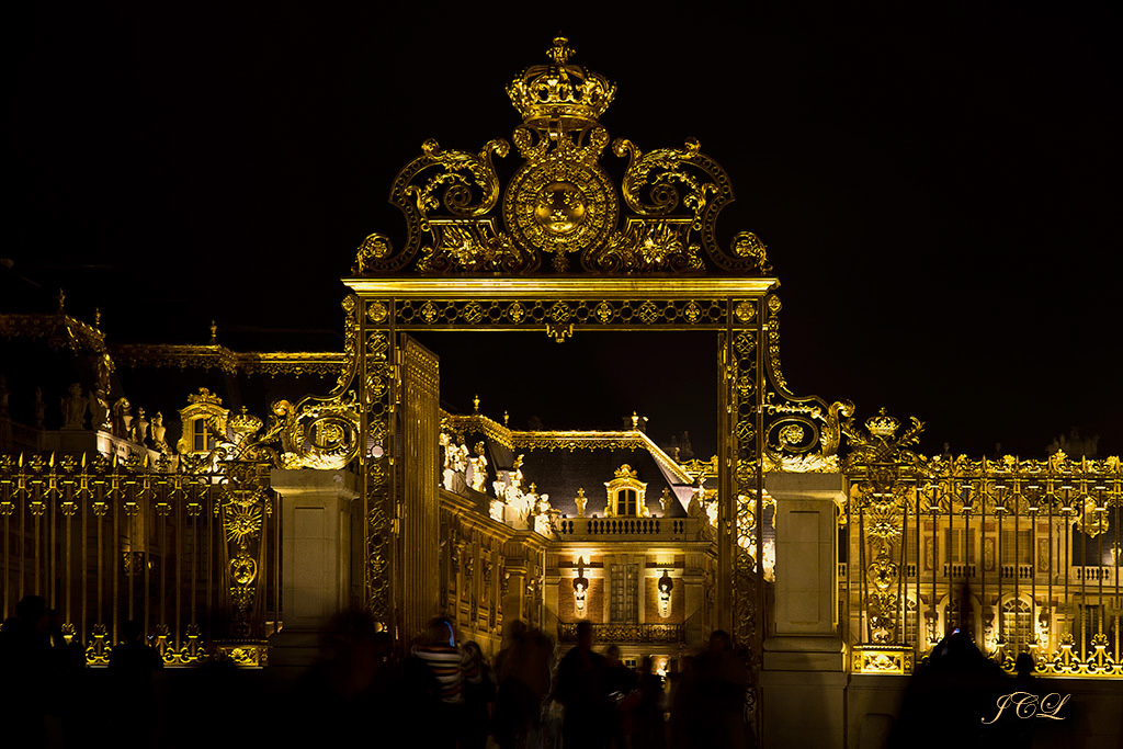 Belles photos du Château de Versailles la nouvelle grille dorée
