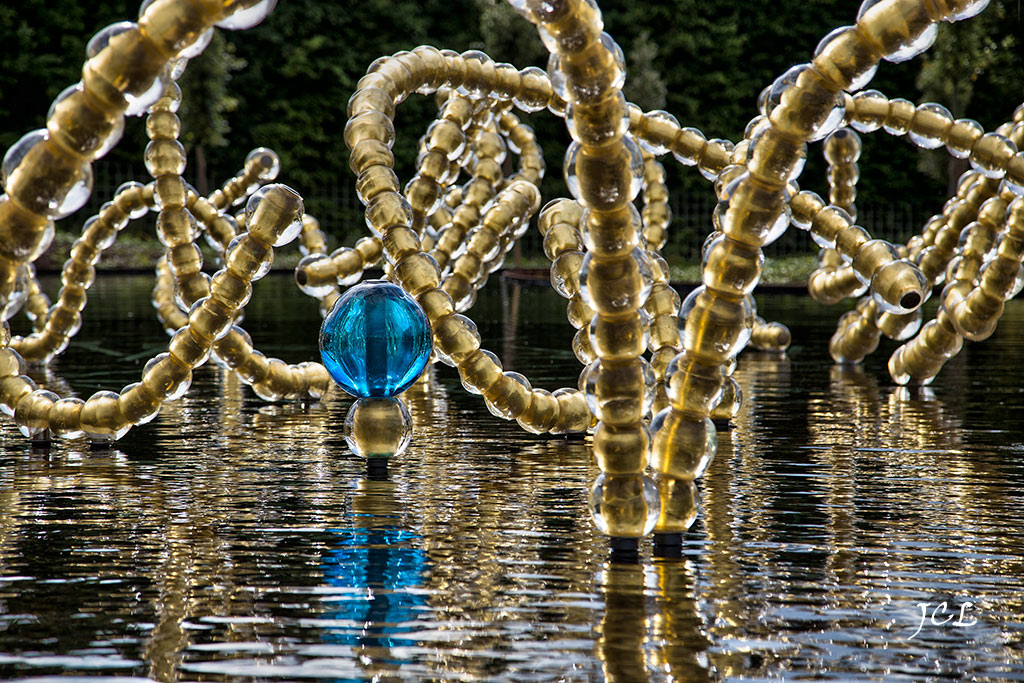 Très Belles photos du Château et du Parc de Versailles, bosquet du théâtre d'eau. Le Bassin ovale des enfants dorés de Jules Hardoin Mansart.