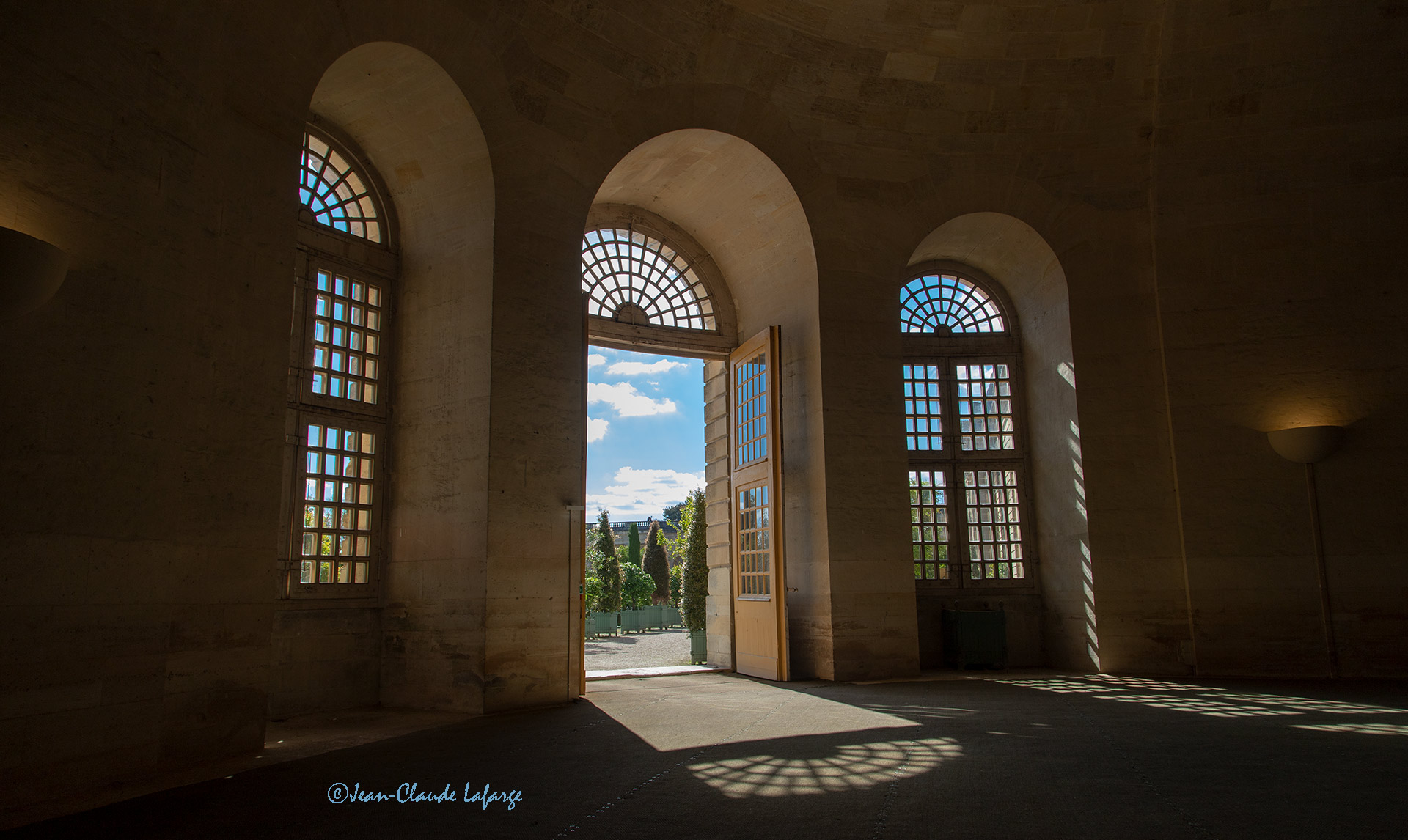 Porte Est de l'Orangerie du Château de Versailles.	