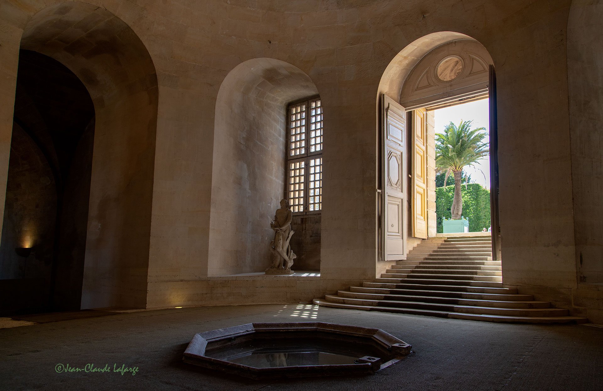 Porte Ouest de l'Orangerie du Château de Versailles. 